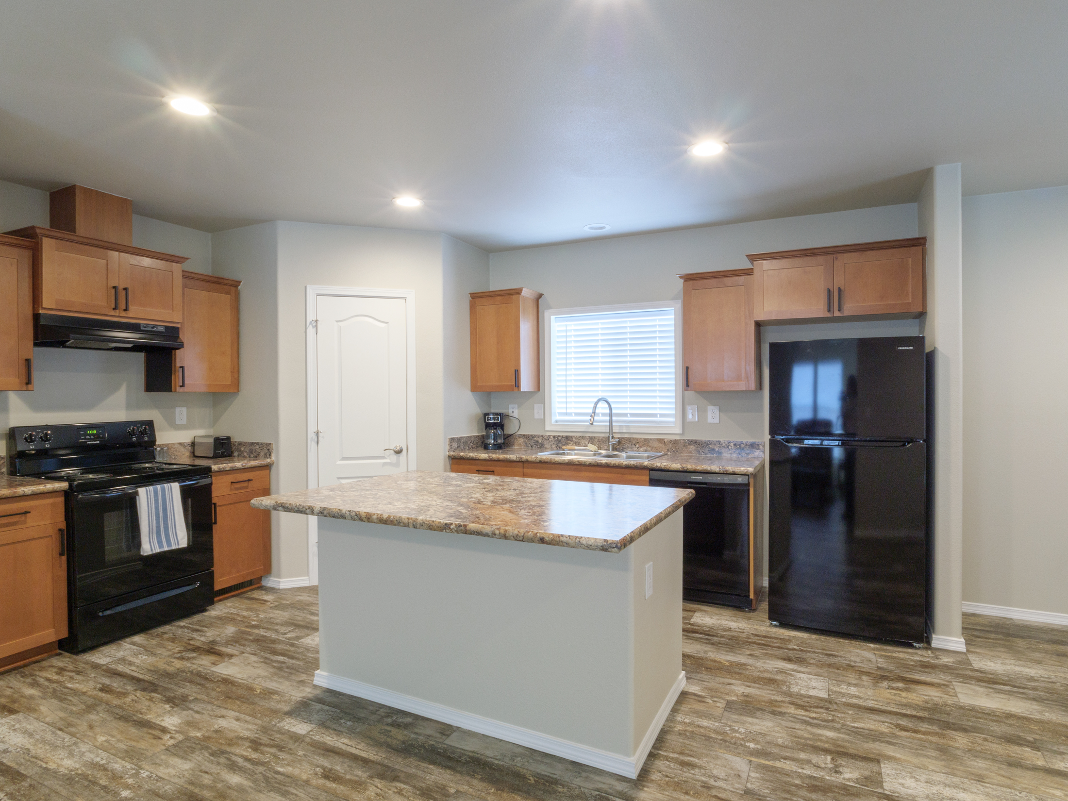 624 E Rodeo Rd